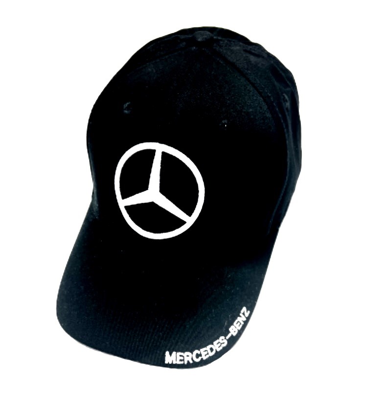 Mercedes černá kšiltovka s logem na kšiltu