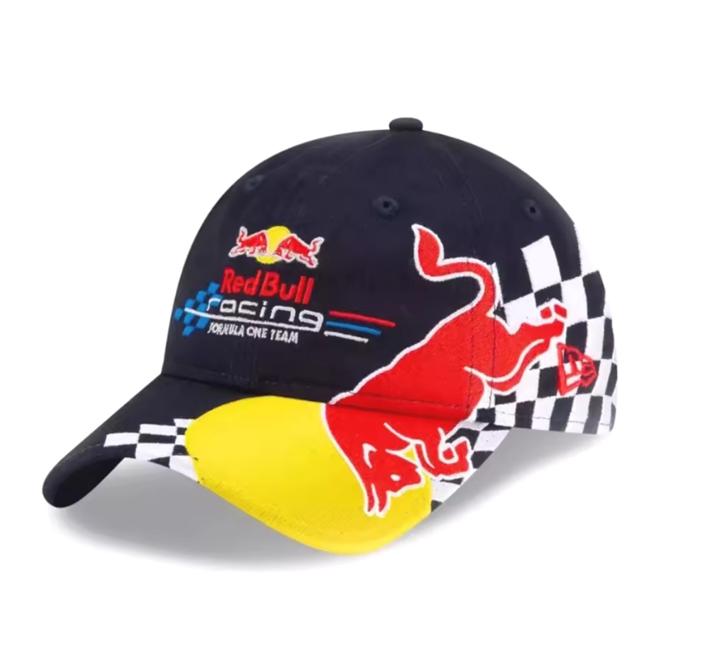 Černá kšiltovka RedBull Racing